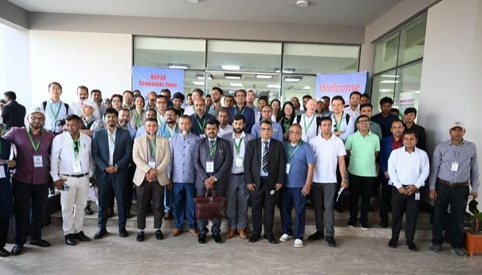 Some 70 foreign investors visit KEPZ, NSEZ in Ctg 