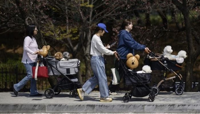 Koreans in their late 20s face worst job market in 12 years
