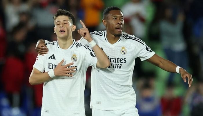 Real Madrid win at Getafe to keep LaLiga title hopes alive
