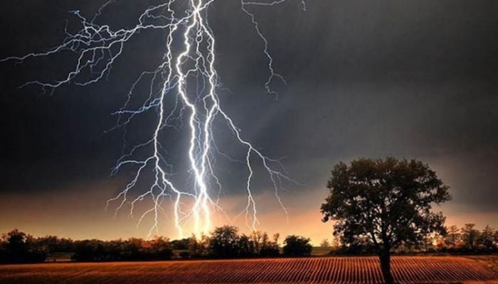 Lightning strikes kill 8 people countrywide