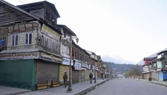 Tourists flee India-administered Kashmir after deadly attack