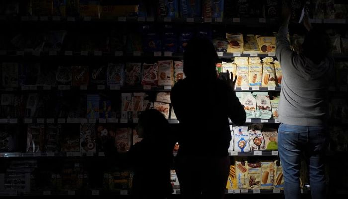 Power begins to return after huge outage hits Spain and Portugal