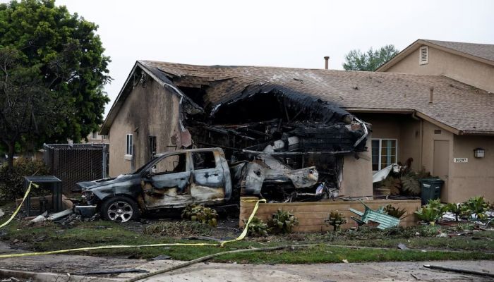 Pilot, all 5 passengers killed in San Diego plane crash