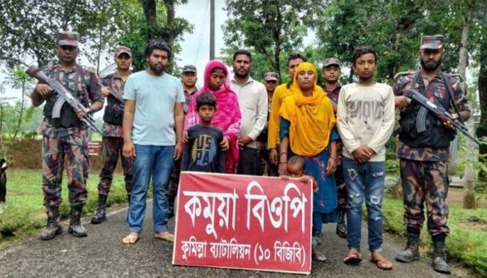 India pushes 52 individuals into Cumilla, Feni