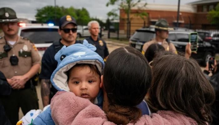Trump administration offers $1,000 to migrants who self-deport