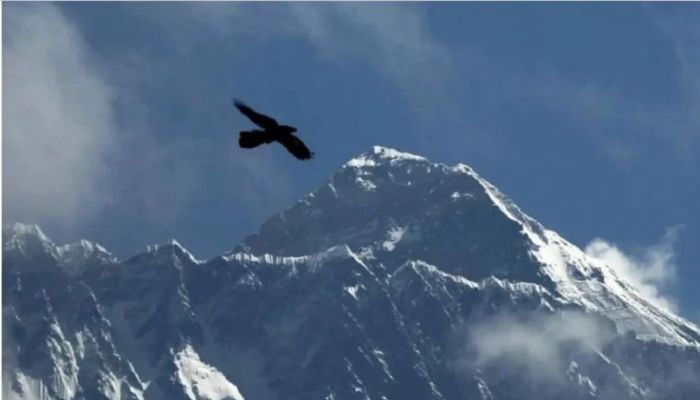 British climber breaks his own record with 19th Everest summit