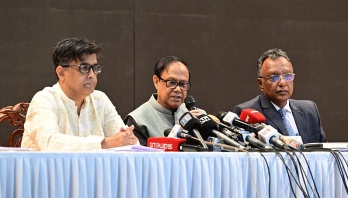 Separate fund to be formed to manage looters' seized money: Governor