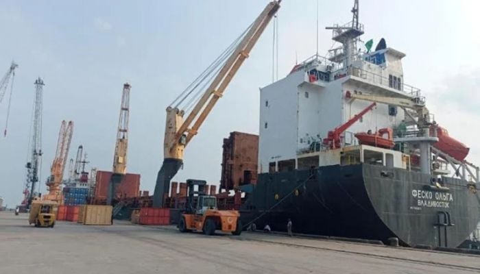 Record 725 foreign commercial ships docked at Mongla Port 