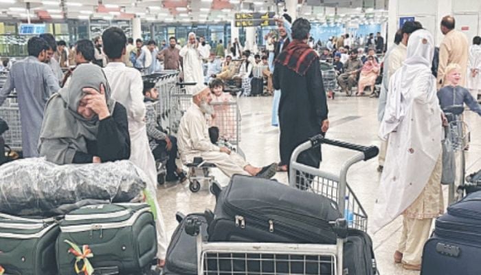Hundreds stranded as conflict disrupts Pakistan’s air traffic