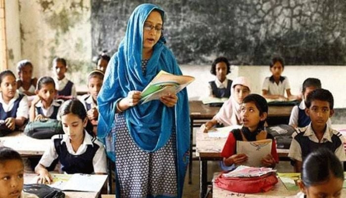 Primary teachers going on full-day strike Monday