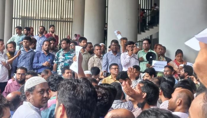 Protests at the Secretariat, SWAT-BGB deployed for security