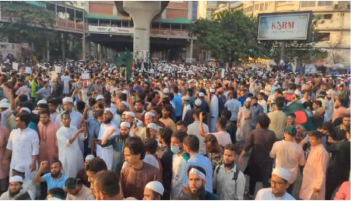 Shahbagh blockaded demanding ban on Awami League