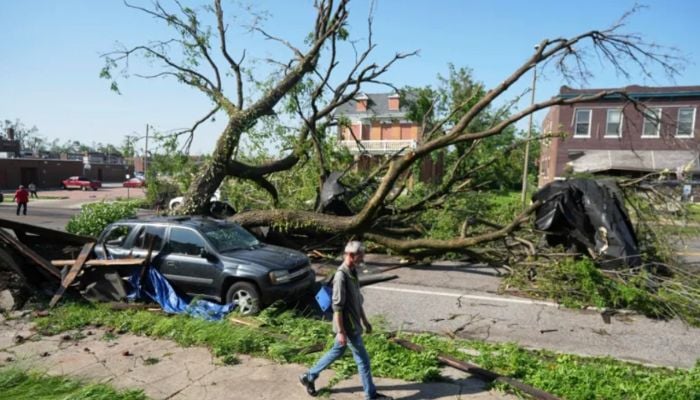 At least 21 dead after tornadoes sweep through US Midwest