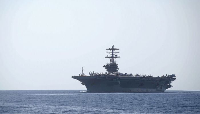 US aircraft carrier heads west towards Middle East