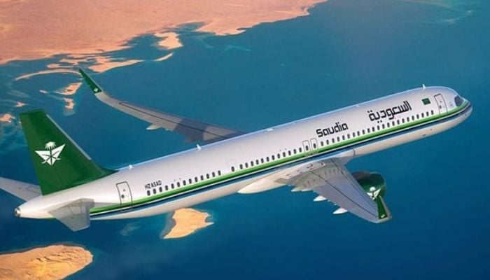 Bomb threat diverts plane of hajj pilgrims in Indonesia