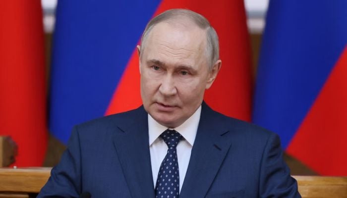 Moscow trying to help Iranian people: Putin