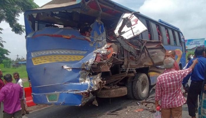 15 injured in multiple vehicle crash near Padma Bridge toll plaza