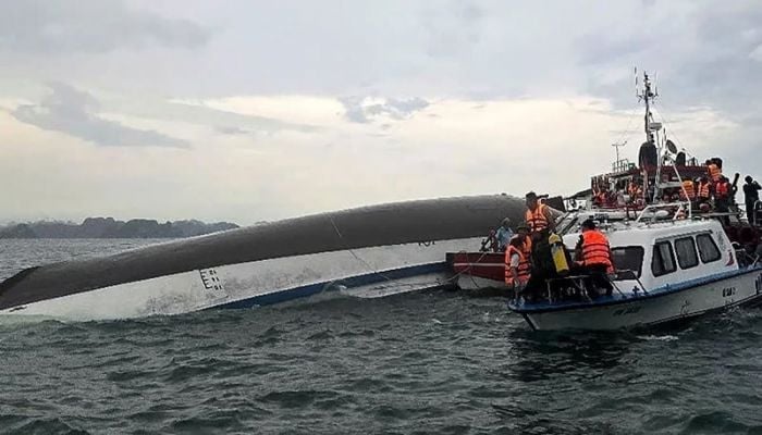 Dozens dead after tourist boat capsizes in Vietnam