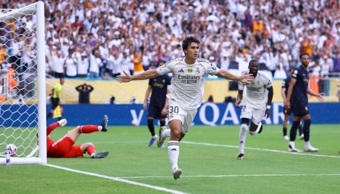 Gonzalo heads Real Madrid past Juventus and into quarters