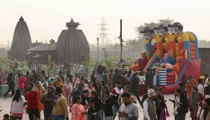 Six crushed to death in India temple stampede
