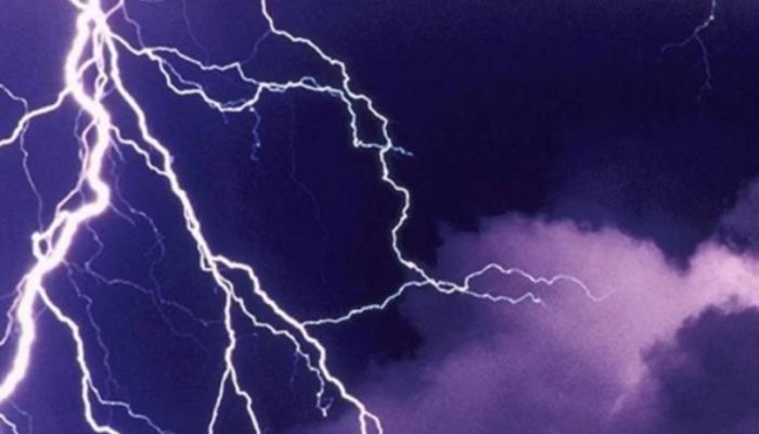 Lightning strikes kill 33 people in Bihar