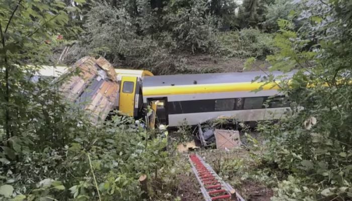 Three dead, several injured after train derails in Germany