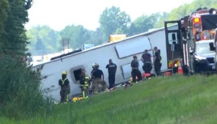 Five killed in New York state tourist bus crash