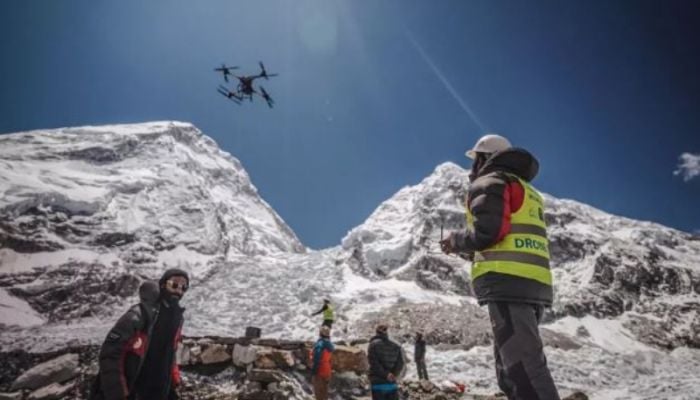 Drones take on Everest's garbage