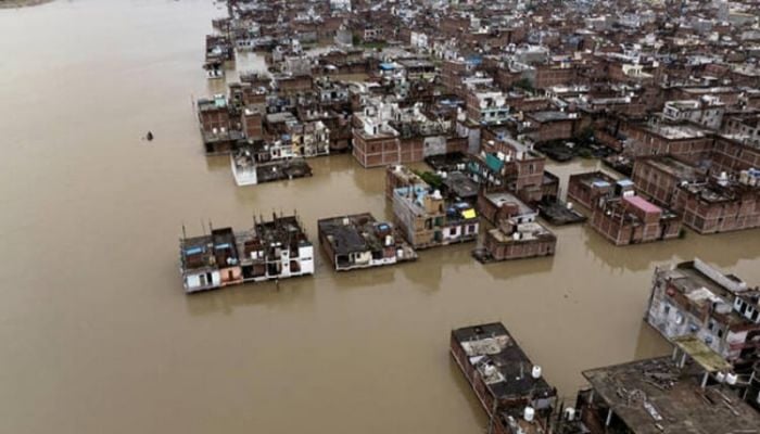 Flash floods kill 6 in Myanmar-China border town