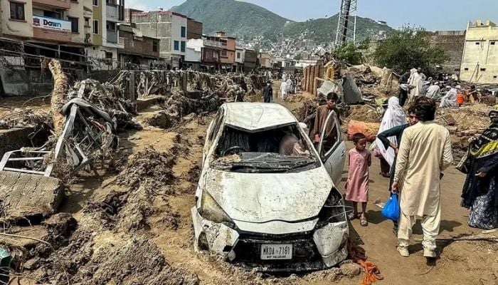 Pakistan monsoon flood deaths reach nearly 400: authorities