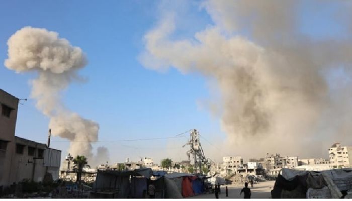 Israel ups pressure on Gaza City as Trump talks post-war plan