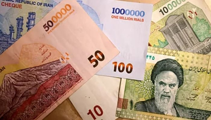 Iran moves to remove zeros from plunging national currency