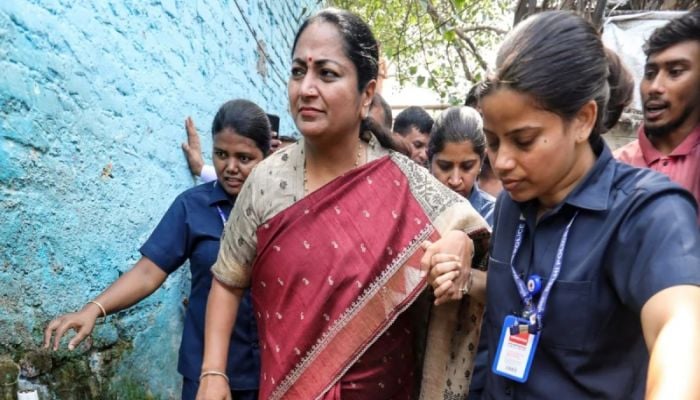 Delhi Chief Minister attacked at public meeting