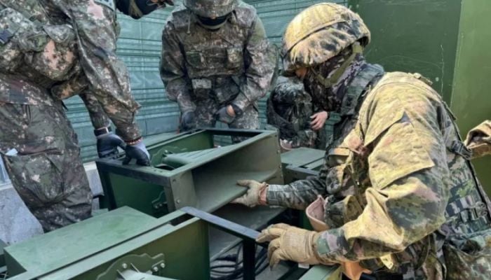 South Korea dismantles border loudspeakers to ease tensions with North