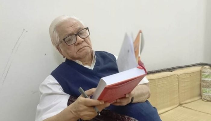 Eminent writer and researcher Badruddin Umar passes away