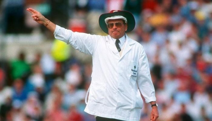 Legendary cricket umpire Dickie Bird dies aged 92