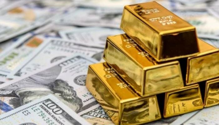 Gold price hits record above $3,500