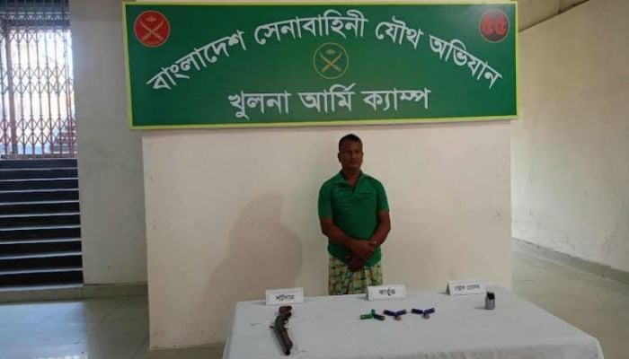 Ex-Jubodal leader arrested with arms, ammunition in Khulna