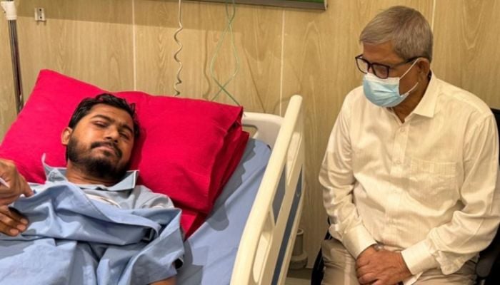 Mirza Fakhrul visits Nur at DMCH