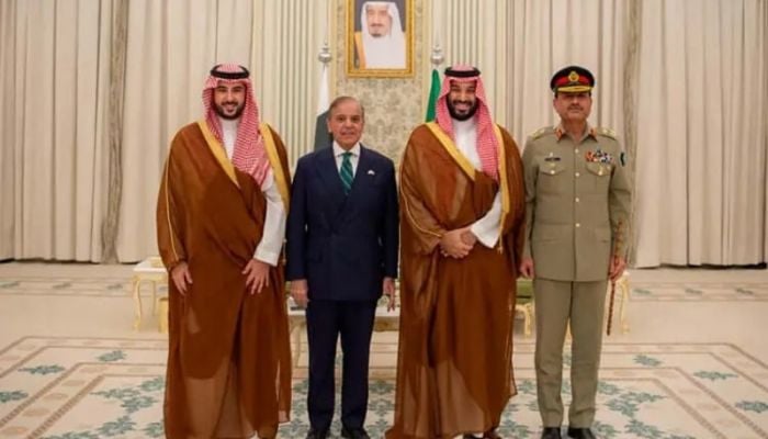 Pakistan, Saudi Arabia ink mutual defence pact