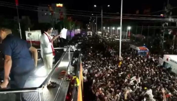 39, including children, killed in stampede at political rally in India