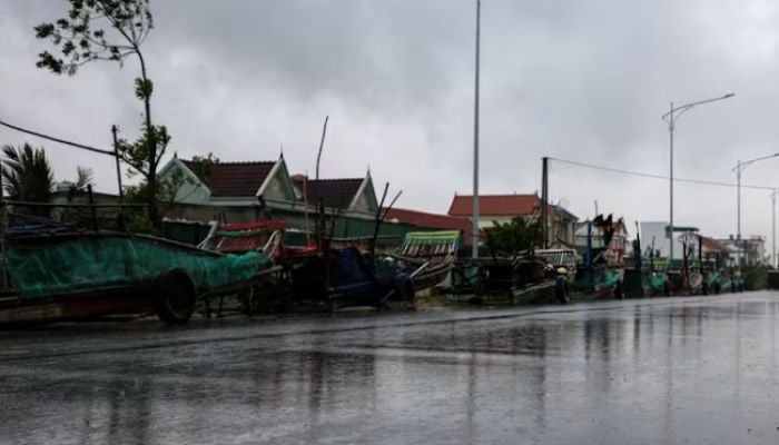 Vietnam evacuates 30,000 ahead of Typhoon Bualoi