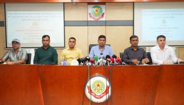 DB arrests 4, recovers 190 bhori stolen gold in Dhaka
