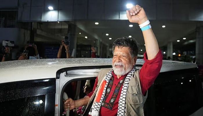 'Our work is not finished' says Shahidul Alam upon returning home