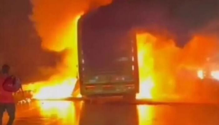 25 feared dead in India bus fire