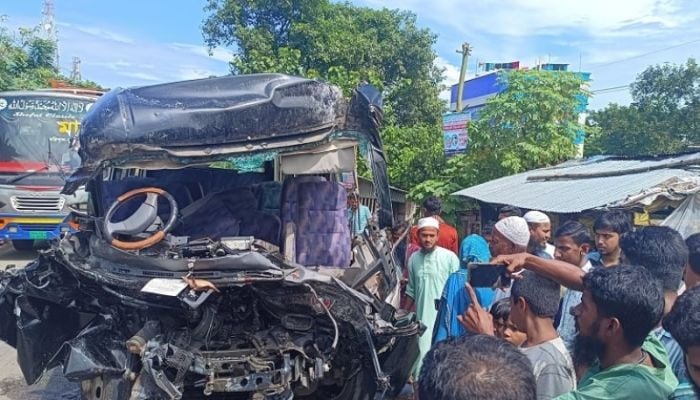 Collision between bus and RAB car kills 2, injures 21 in Patuakhali 