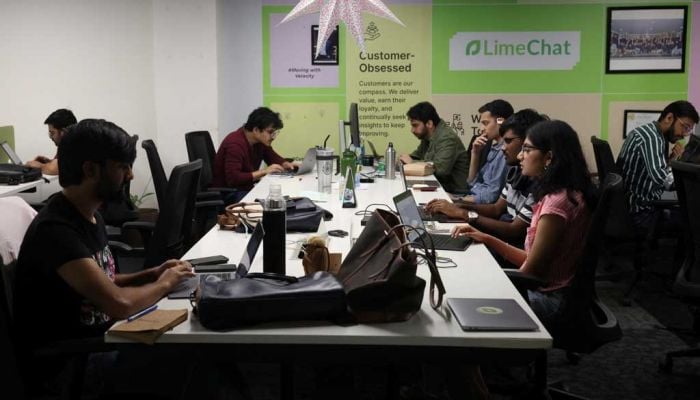 Meet the AI chatbots replacing India's call-centre workers