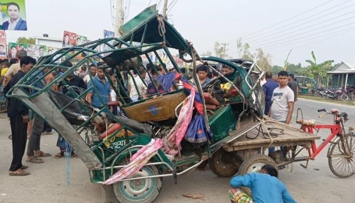 Covered van accident in Jamalpur claims four lives 