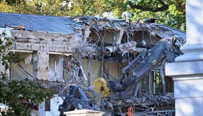 Trump demolishes part of White House for new ballroom