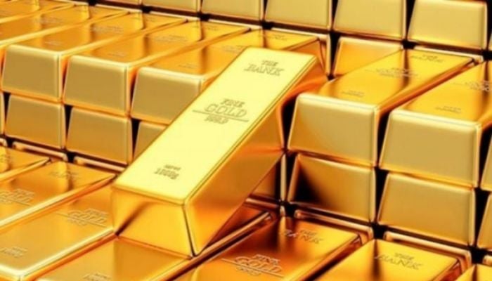 Gold tops $4,000 for first time as traders pile into safe haven